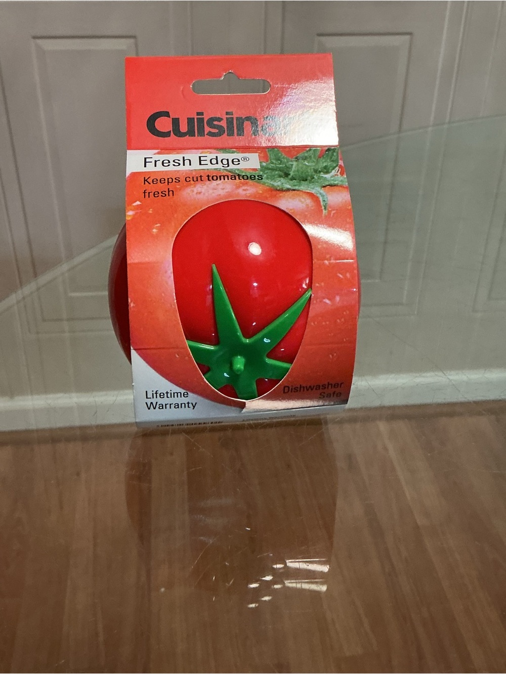 Cuisinart Tomato-Shaped Fresh Edge Keeper in Red and Green